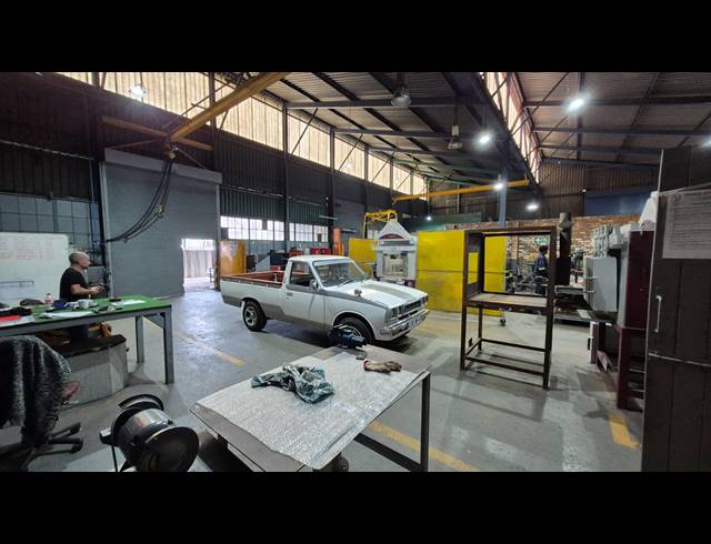 1,480M² FACTORY FOR SALE IN ANDERBOLT